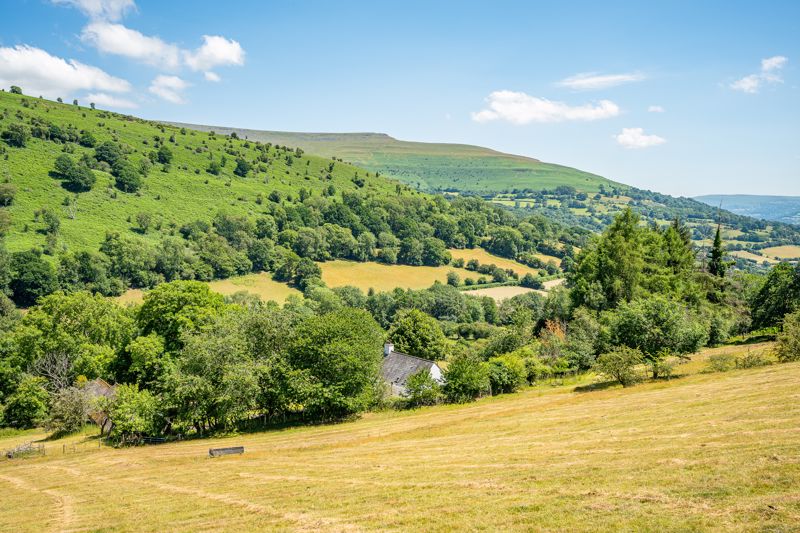 Setting- click for photo gallery